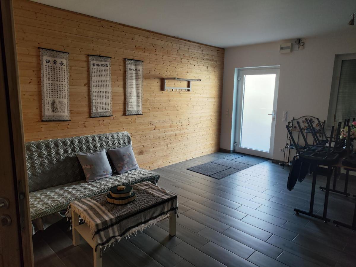 Erdgeschoss Nahe Flughafen Appartement *